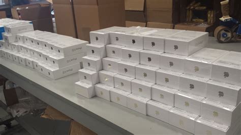 iPhone • iWarehouse.
